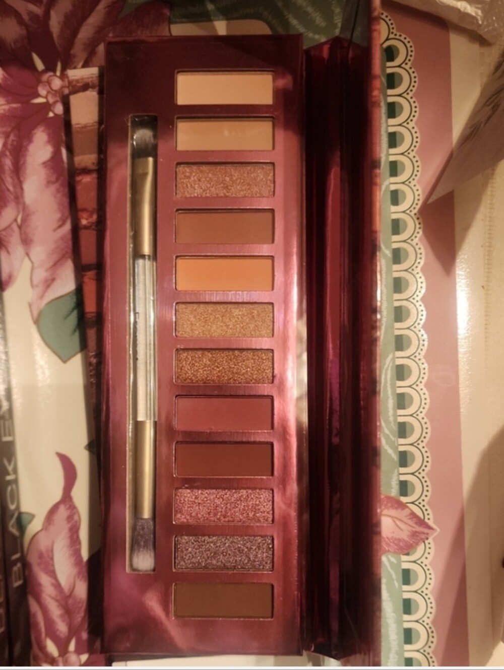 4pc Bundle NAK Cherry Eyeshadow,Smokey Eye,Desert Oasis&Makeup Primer And Base
